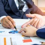 QuickBooks vs Bookkeeper: Do Small Businesses Still Need Professional Help?